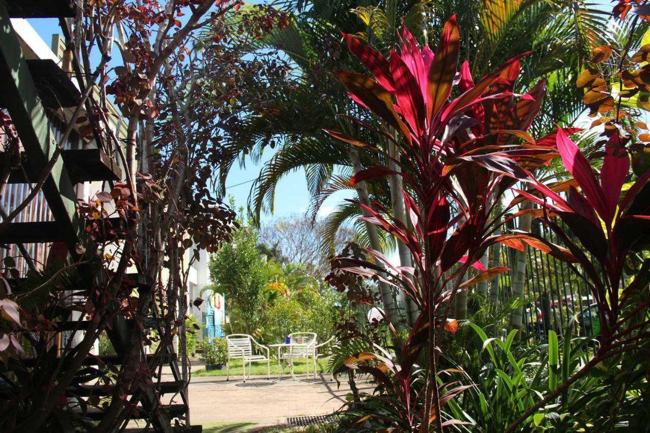 Asylum Cairns Share House Exterior foto