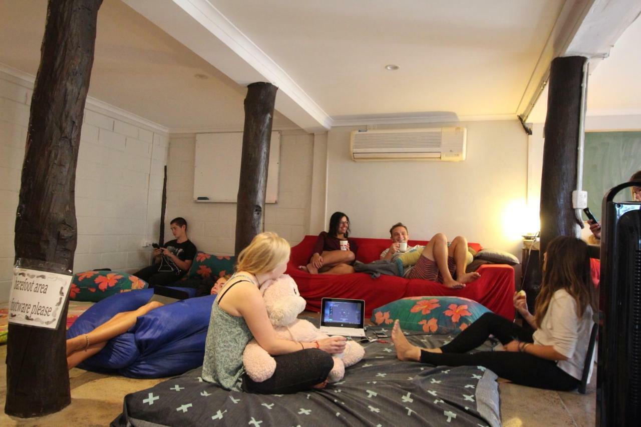 Asylum Cairns Share House Exterior foto